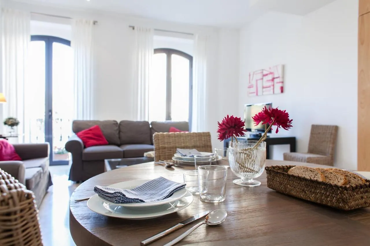 Sevilla Luxury Rentals - Alcazar contacts