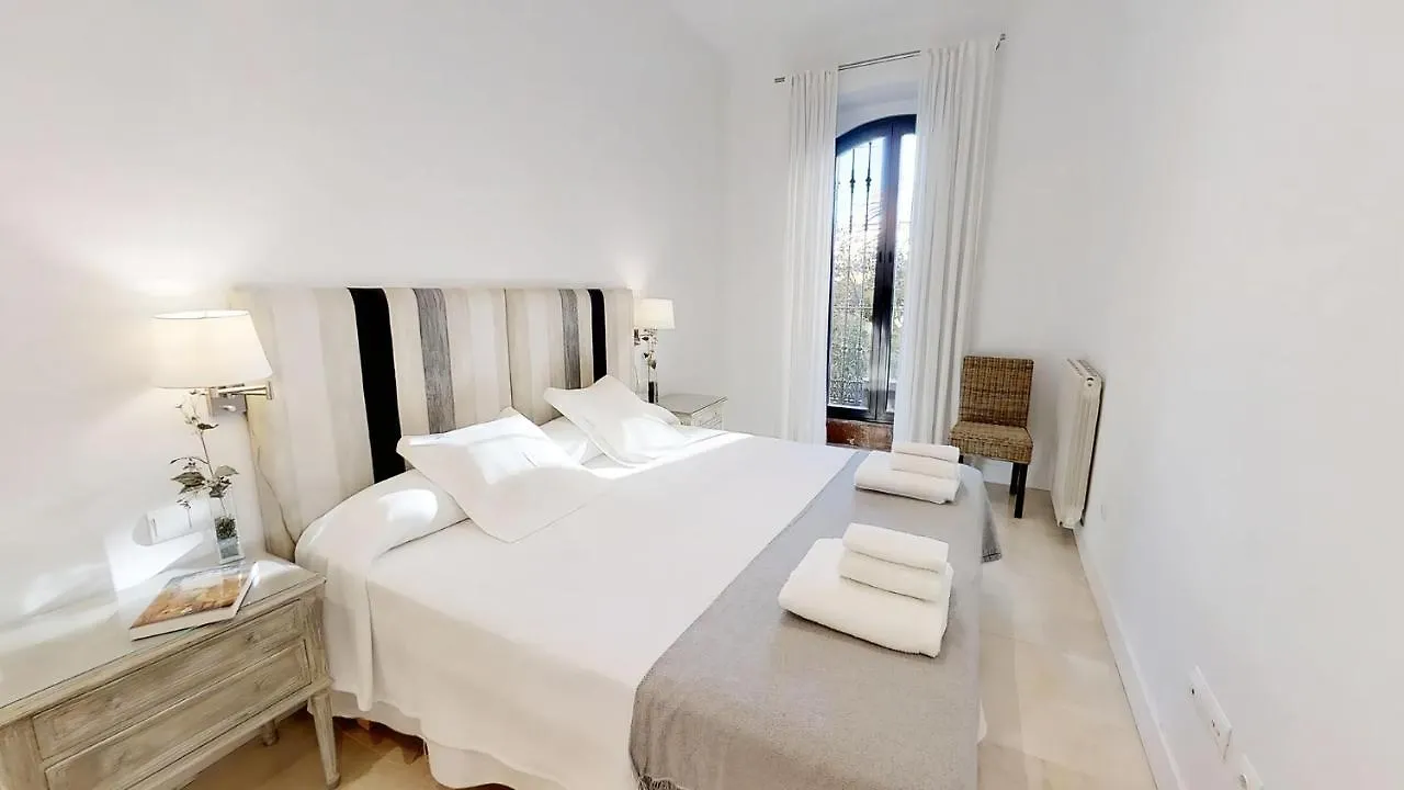 Sevilla Luxury Rentals - Alcazar Apartment