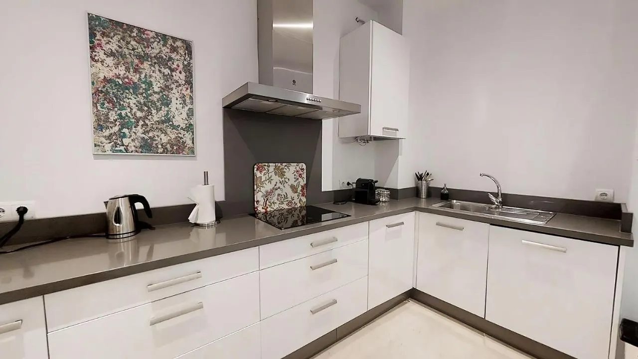 Sevilla Luxury Rentals - Alcazar Apartment