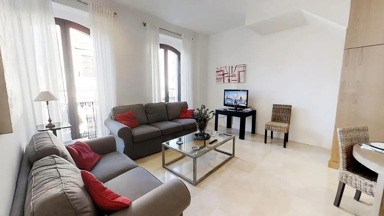 Sevilla Luxury Rentals - Alcazar Apartment