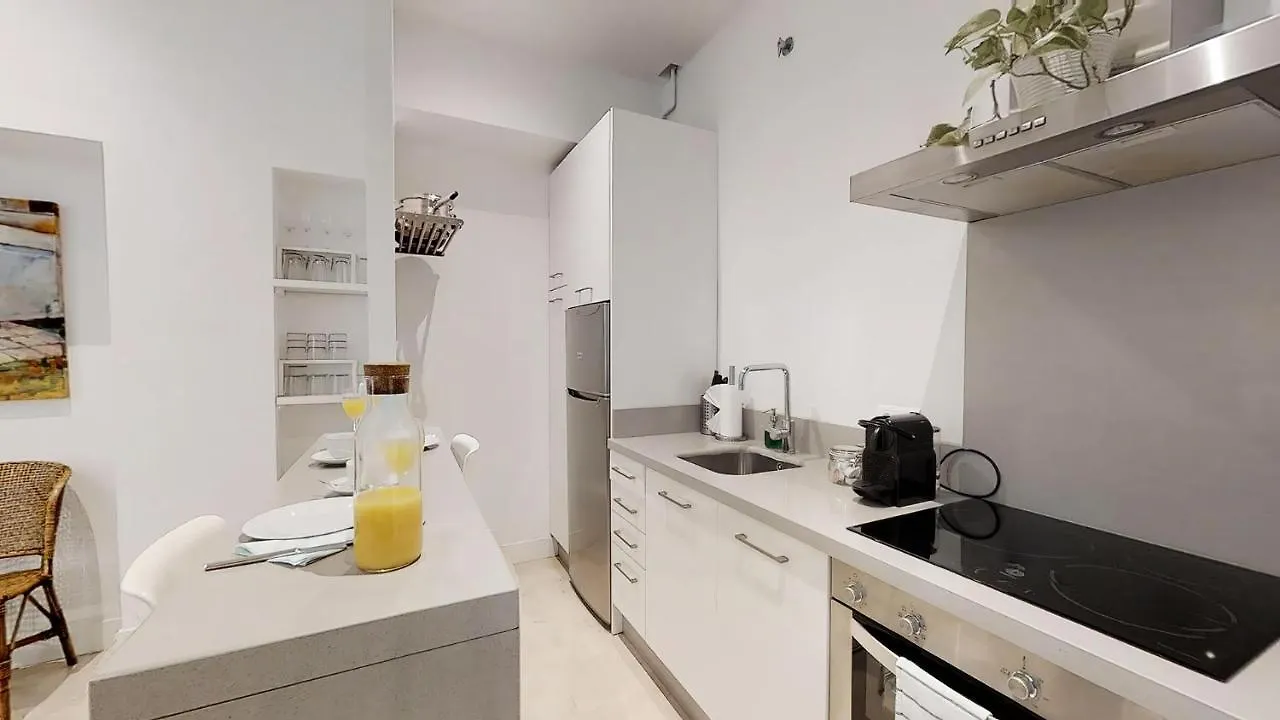 Sevilla Luxury Rentals - Alcazar Apartment
